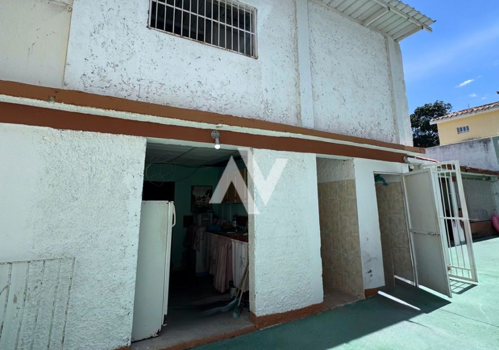 915 (1)